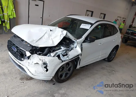 2023 Ford Escape St-Line z USA, uszkodzony, nr VIN 1FMCU9MN6PUB01540